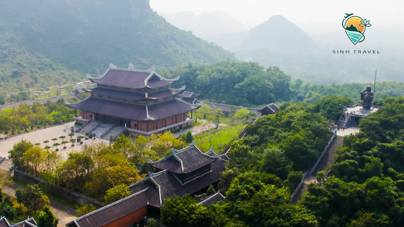 Quần thể ch&ugrave;a B&aacute;i Đ&iacute;nh